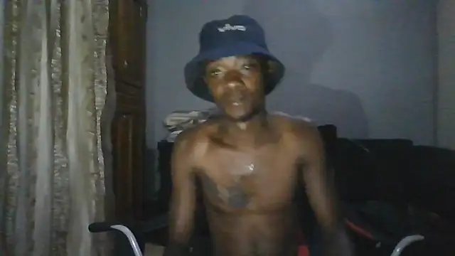 Snapshot of Nykho17 chatting on February 5, 2026, 9:32 pm Nykho17 online show from February 5, 2026, 9:32 pm