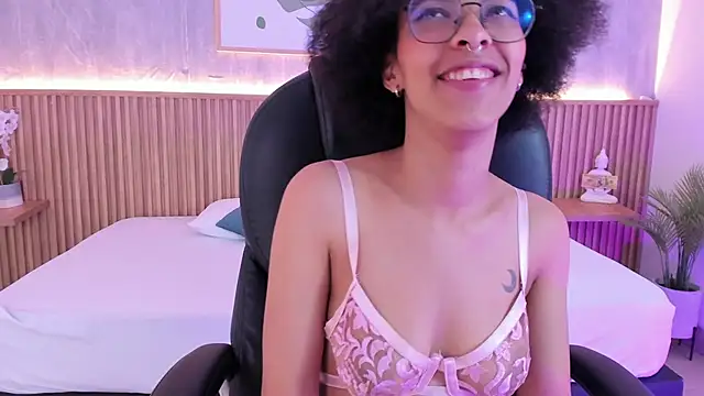 sophie rojas online show from November 22, 2025, 3:27 am