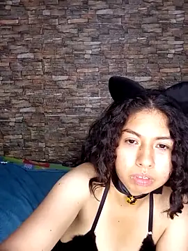 Snapshot of Syndel23 chatting on April 6, 2026, 6:53 pm Syndel23 online show from April 6, 2026, 6:53 pm