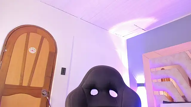 BellaBoobs  online show from May 15, 2026, 9:02 pm