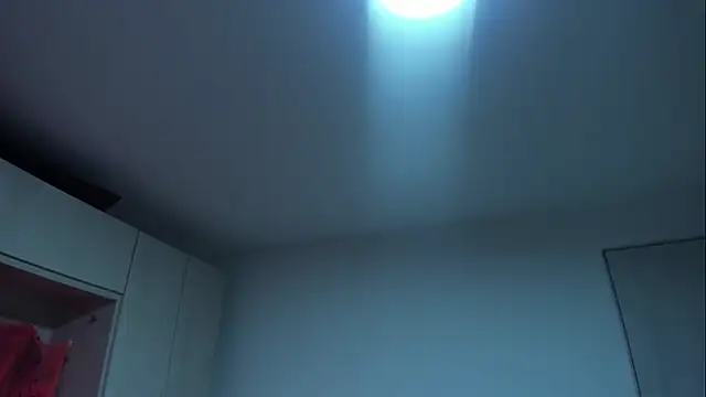 VickyRuiz  online show from October 20, 2025, 12:06 pm