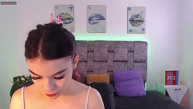 melodydoll online show from October 22, 2025, 1:32 pm