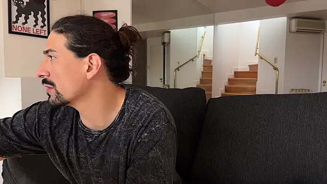 Snapshot of lenruy chatting on October 28, 2025, 7:57 pm lenruy online show from October 28, 2025, 7:57 pm