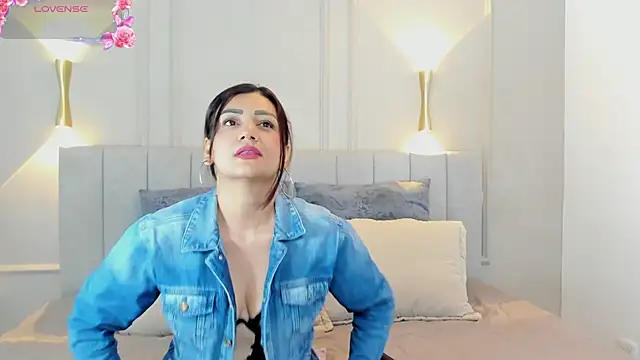 victoria bourne online show from November 7, 2025, 7:29 pm