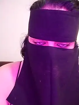 lilyan12 online show from May 14, 2026, 11:02 pm