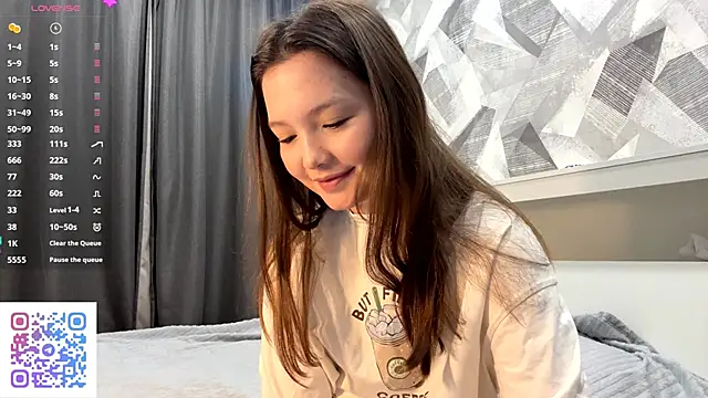 KiraVelvet online show from October 19, 2025, 7:38 pm