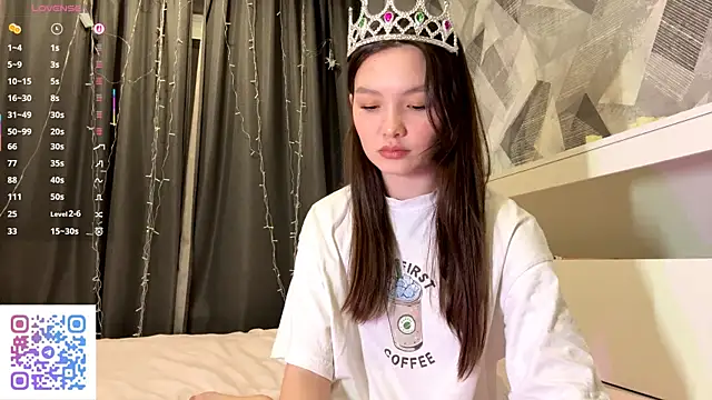 KiraVelvet online show from January 8, 2026, 4:35 pm