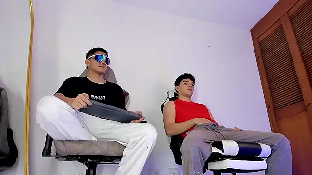 sotooliver3 online show from February 6, 2026, 8:27 pm