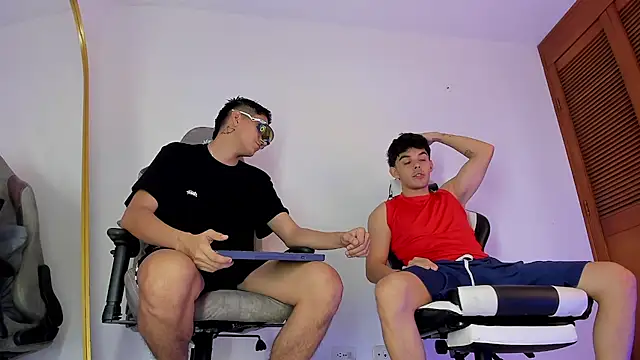 sotooliver3 online show from February 9, 2026, 8:40 pm