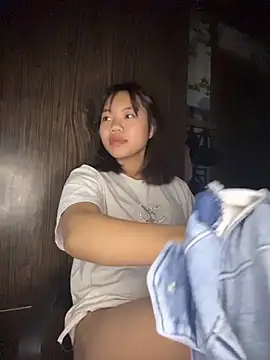 Snapshot of Kouis999 chatting on December 1, 2025, 3:35 pm Kouis999 online show from December 1, 2025, 3:35 pm