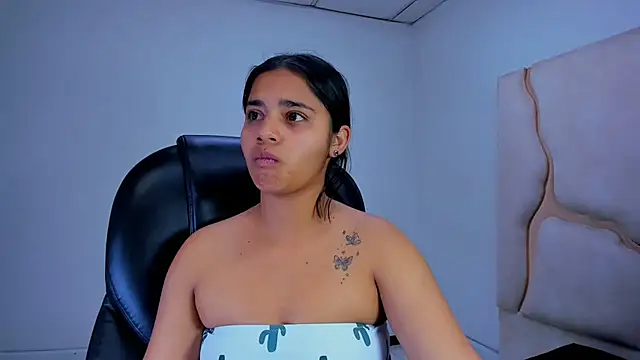 Snapshot of ScarletDoll chatting on October 25, 2025, 2:44 am ScarletDoll online show from October 25, 2025, 2:44 am