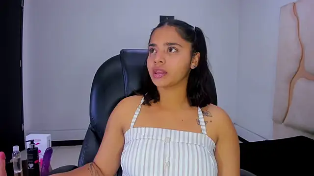 Snapshot of ScarletDoll chatting on November 11, 2025, 3:12 am ScarletDoll online show from November 11, 2025, 3:12 am