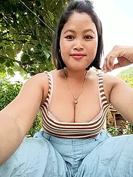 maycuc123 online show from October 19, 2025, 2:58 am