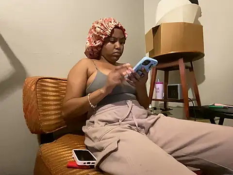 princesslivv online show from May 27, 2026, 5:48 am