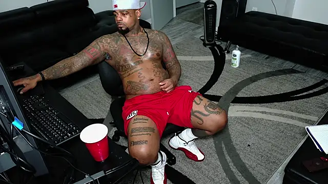 SLANGONDEMHOES online show from May 17, 2026, 2:28 pm