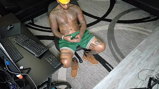 SLANGONDEMHOES online show from September 21, 2025, 4:45 pm