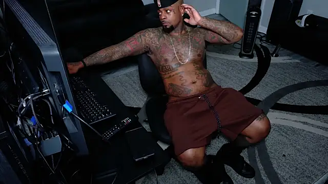 SLANGONDEMHOES online show from May 14, 2026, 3:14 am