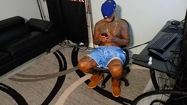 SLANGONDEMHOES online show from November 6, 2025, 7:18 pm