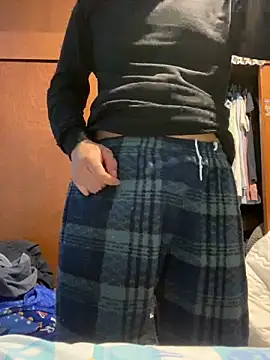 Snapshot of zzagreo chatting on October 3, 2025, 7:10 am zzagreo online show from October 3, 2025, 7:10 am