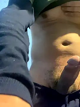 Snapshot of zzagreo chatting on December 21, 2025, 7:10 am zzagreo online show from December 21, 2025, 7:10 am