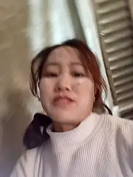 Snapshot of Fienjr chatting on November 25, 2025, 2:01 am Fienjr online show from November 25, 2025, 2:01 am