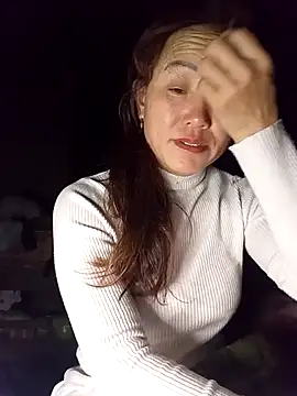 Snapshot of Fienjr chatting on November 5, 2025, 8:12 pm Fienjr online show from November 5, 2025, 8:12 pm