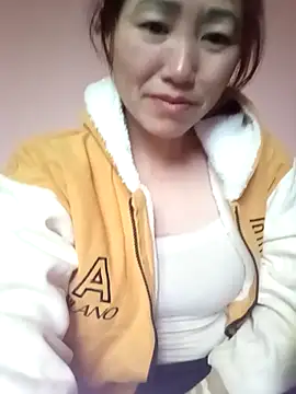 Snapshot of Fienjr chatting on November 20, 2025, 4:02 am Fienjr online show from November 20, 2025, 4:02 am