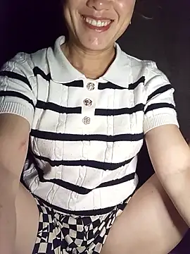 Snapshot of Fienjr chatting on October 27, 2025, 10:54 pm Fienjr online show from October 27, 2025, 10:54 pm