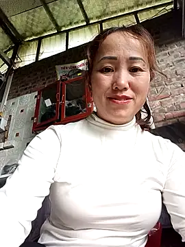 Snapshot of Fienjr chatting on October 21, 2025, 2:33 am Fienjr online show from October 21, 2025, 2:33 am