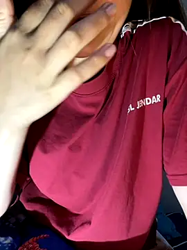 Snapshot of Hinne07 chatting on November 12, 2025, 12:59 am Hinne07 online show from November 12, 2025, 12:59 am