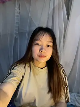 Snapshot of Hinne07 chatting on November 13, 2025, 12:25 am Hinne07 online show from November 13, 2025, 12:25 am