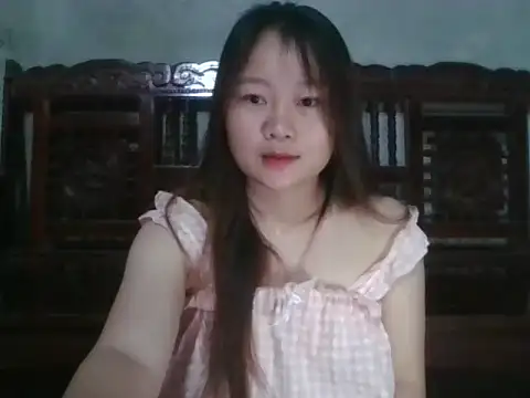 Snapshot of Hinne07 chatting on September 12, 2025, 6:18 pm Hinne07 online show from September 12, 2025, 6:18 pm