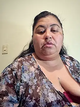 Snapshot of curvy_diva_ chatting on February 13, 2026, 10:48 am curvy diva online show from February 13, 2026, 10:48 am