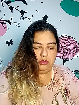 curvy diva  online show from October 24, 2025, 11:09 am