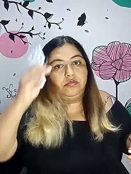 Snapshot of curvy_diva_ chatting on September 15, 2025, 11:10 am curvy diva online show from September 15, 2025, 11:10 am
