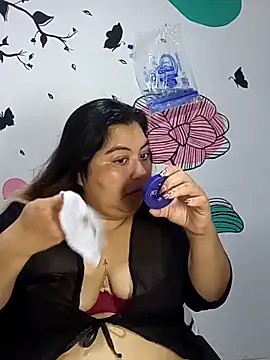 curvy diva  online show from October 19, 2025, 11:57 am