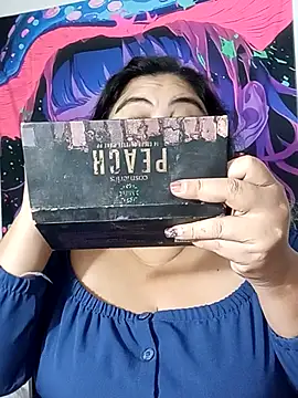 curvy diva  online show from November 3, 2025, 8:29 am