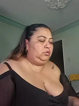 Snapshot of curvy_diva_ chatting on February 19, 2026, 9:45 pm curvy diva online show from February 19, 2026, 9:45 pm