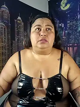 curvy diva  online show from May 24, 2026, 12:27 pm