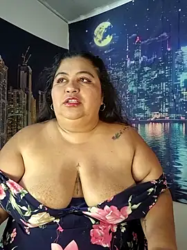 curvy diva  online show from May 16, 2026, 10:36 am