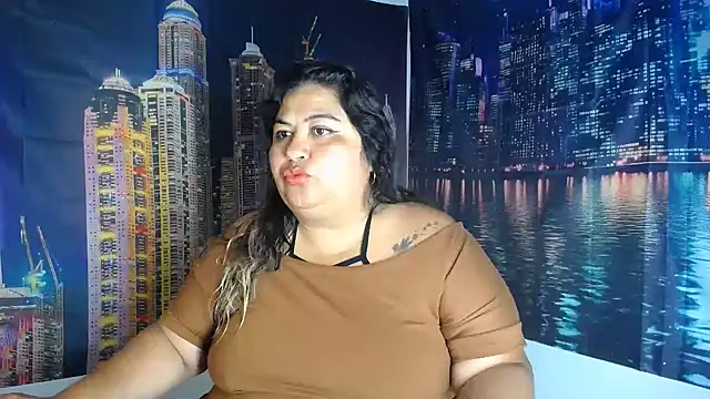 curvy diva  online show from May 23, 2026, 9:52 am
