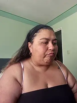 Snapshot of curvy_diva_ chatting on February 26, 2026, 7:25 pm curvy diva online show from February 26, 2026, 7:25 pm