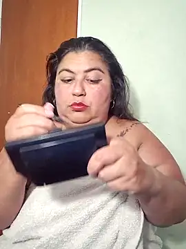 curvy diva  online show from May 22, 2026, 7:12 pm