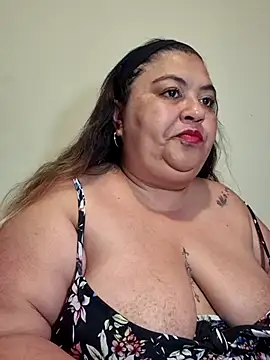 Snapshot of curvy_diva_ chatting on February 15, 2026, 11:20 am curvy diva online show from February 15, 2026, 11:20 am