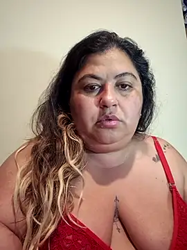 Snapshot of curvy_diva_ chatting on February 3, 2026, 11:15 am curvy diva online show from February 3, 2026, 11:15 am