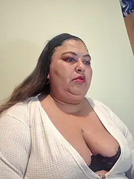 Snapshot of curvy_diva_ chatting on February 9, 2026, 9:51 am curvy diva online show from February 9, 2026, 9:51 am