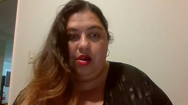 Snapshot of curvy_diva_ chatting on February 15, 2026, 2:23 am curvy diva online show from February 15, 2026, 2:23 am