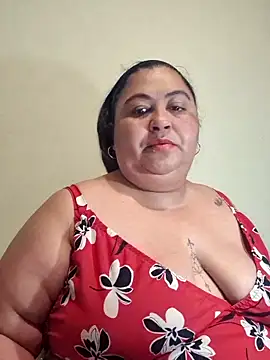 Snapshot of curvy_diva_ chatting on February 12, 2026, 10:37 am curvy diva online show from February 12, 2026, 10:37 am