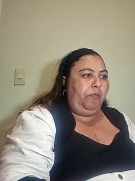 Snapshot of curvy_diva_ chatting on February 7, 2026, 2:30 am curvy diva online show from February 7, 2026, 2:30 am