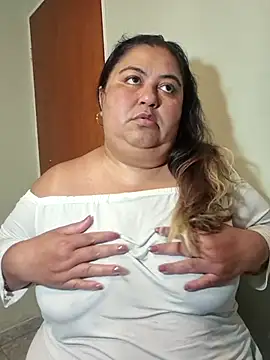 curvy diva  online show from March 28, 2026, 11:17 pm